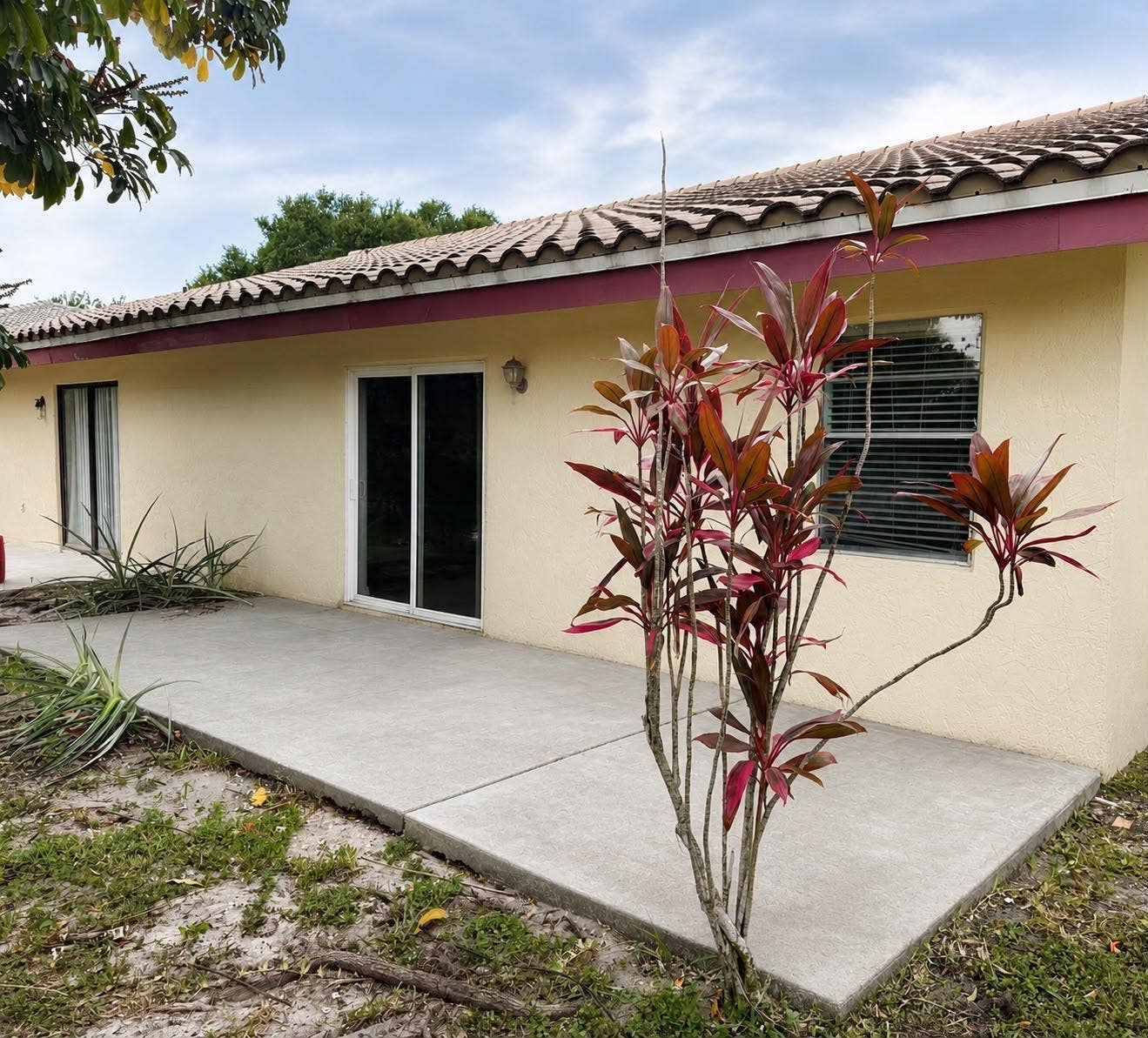 4261 NW 114th Terrace, Coral Springs, FL 33065 0f54a8e3-bd02-494a-8d06-306c7d854fb3