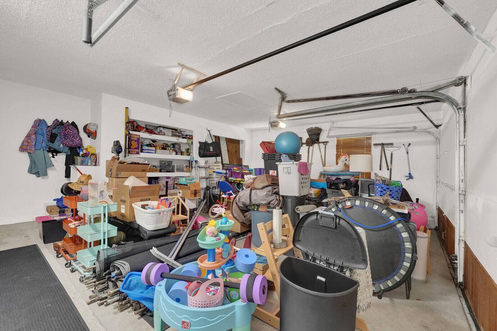 garage interior 17644
