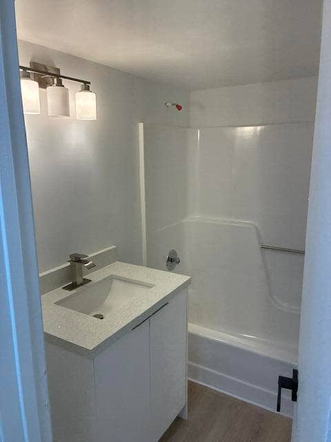 10401 W Broward Boulevard, #405, Plantation, FL 33324 Pla Guest bath