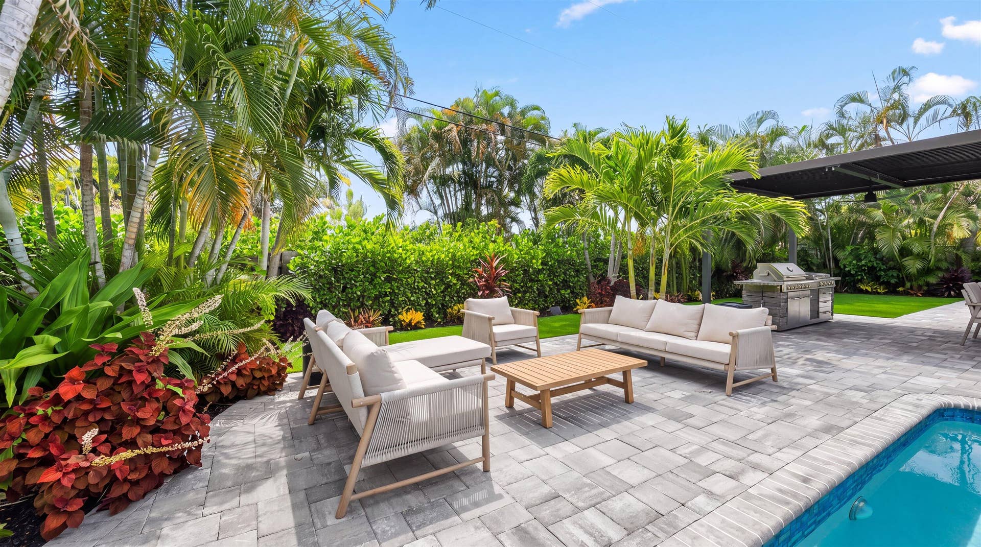 40-765 Lagoon Dr