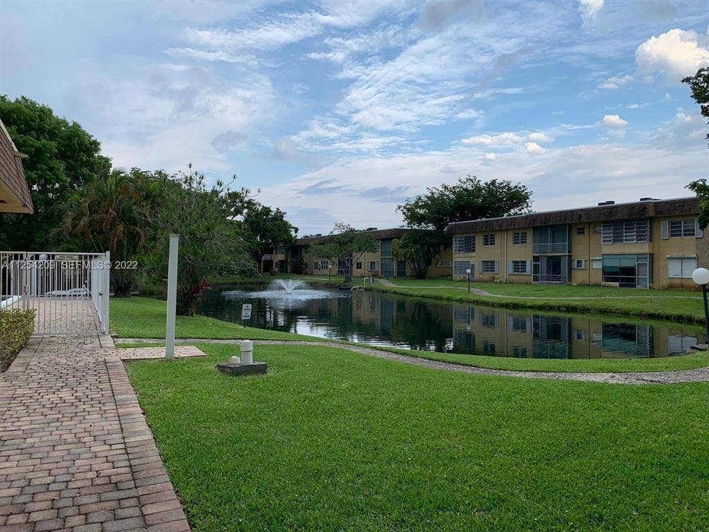 5170 SW 40TH Avenue, #8E, Dania, Dania Beach, FL 33314 GetMedia (26)