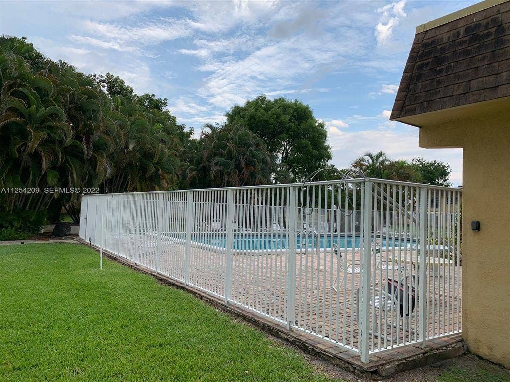 5170 SW 40TH Avenue, #8E, Dania, Dania Beach, FL 33314 GetMedia (25)