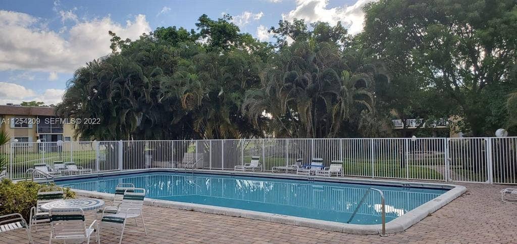 5170 SW 40TH Avenue, #8E, Dania, Dania Beach, FL 33314 GetMedia (28)