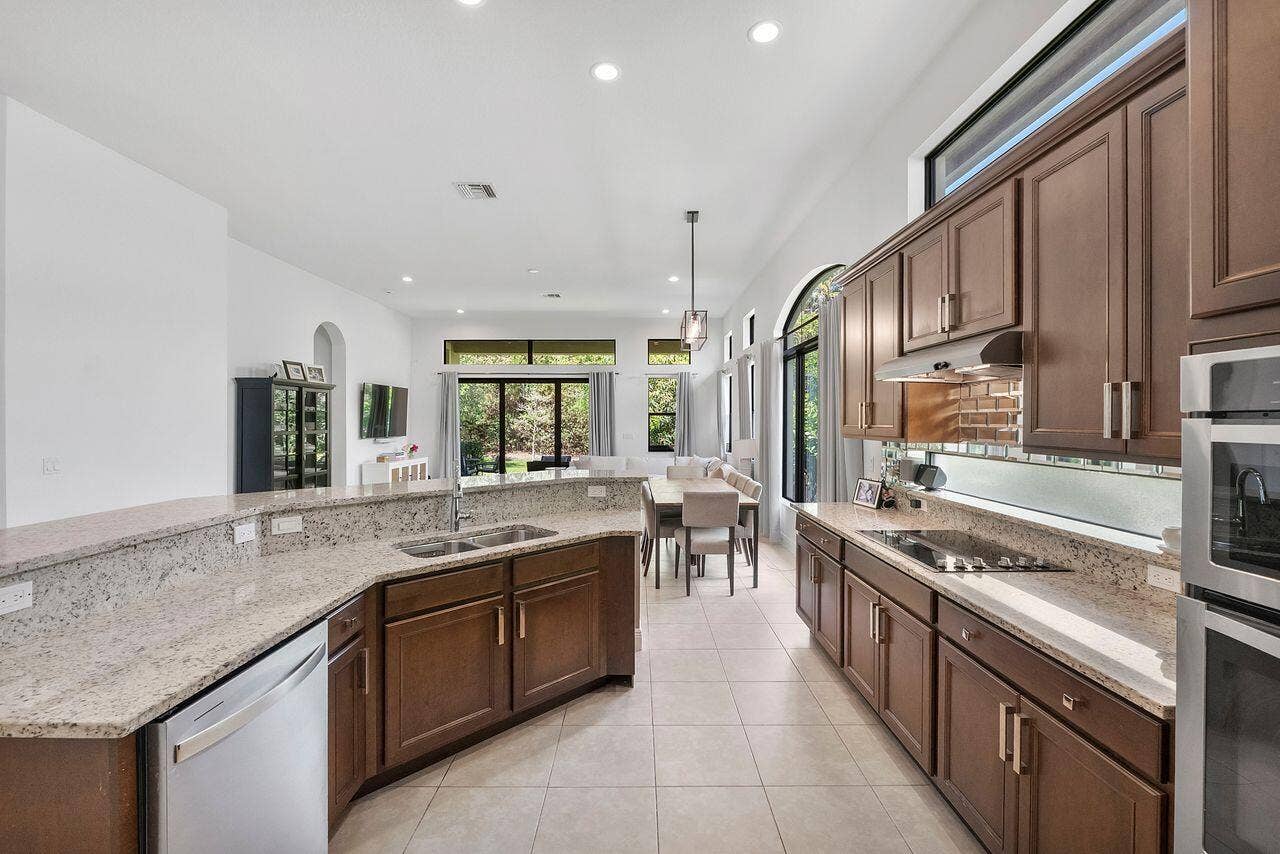 8251 CANOPY Terrace, Parkland, FL 33076 8251canopy25