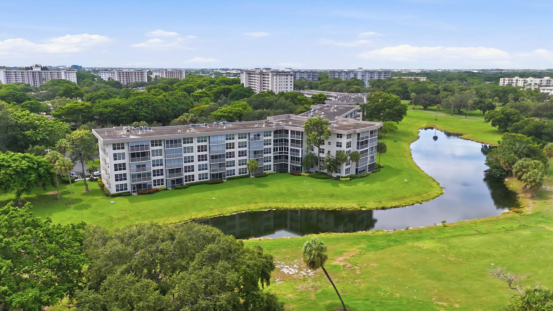 555 Oaks Lane, #303, Pompano Beach, FL 33069 42_aerial view