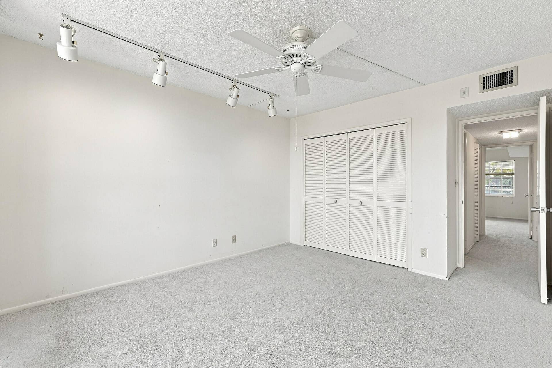 555 Oaks Lane, #303, Pompano Beach, FL 33069 20_bedroom