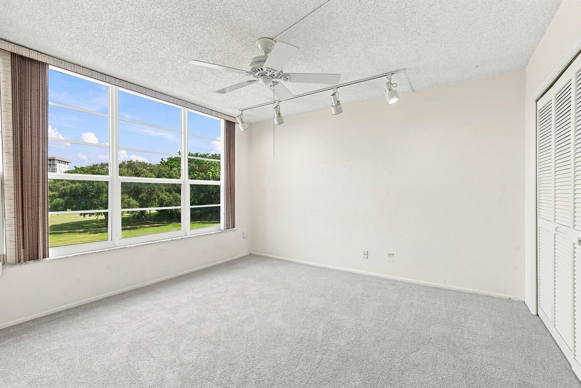 555 Oaks Lane, #303, Pompano Beach, FL 33069 18_bedroom