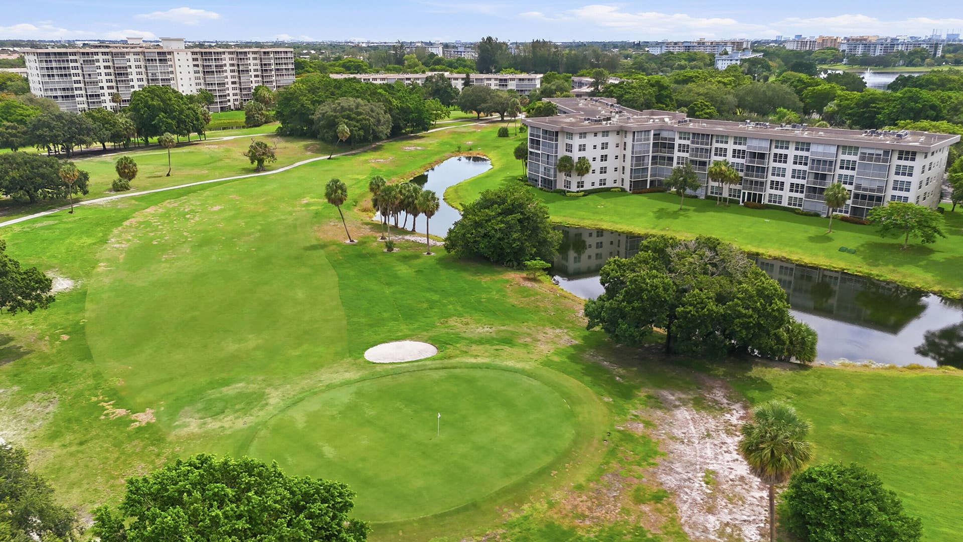 555 Oaks Lane, #303, Pompano Beach, FL 33069 44_aerial view