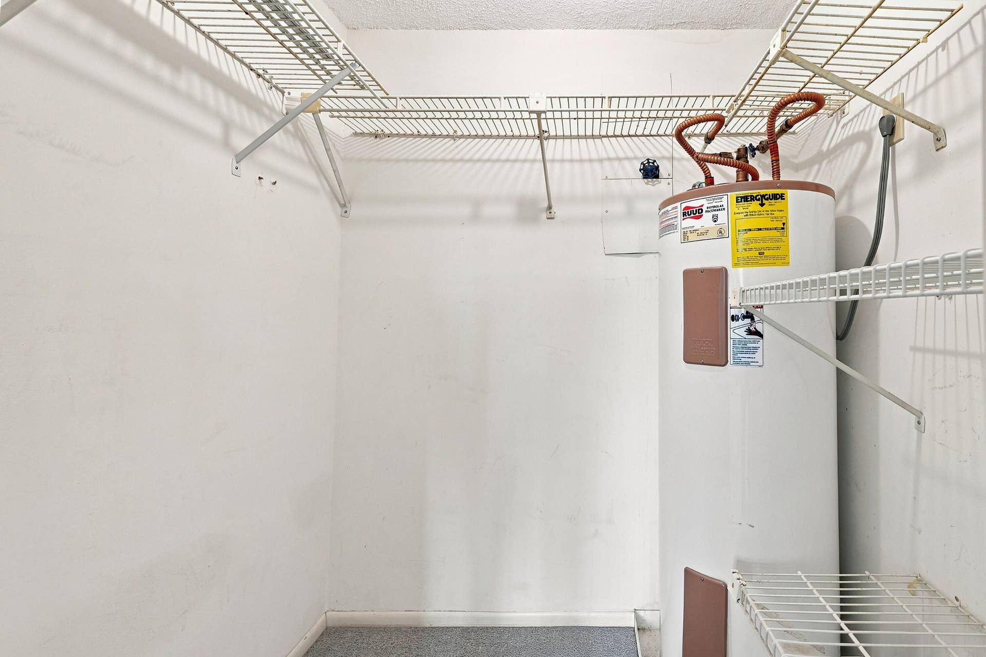 555 Oaks Lane, #303, Pompano Beach, FL 33069 24_walk-in closet