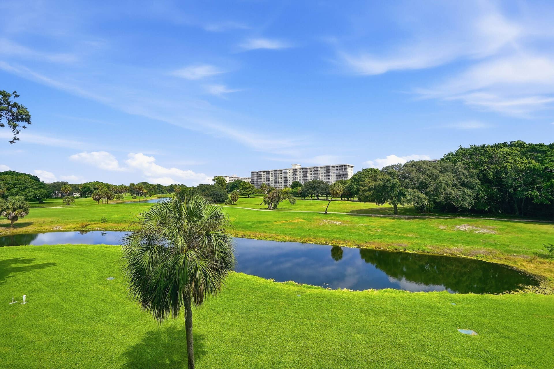 555 Oaks Lane, #303, Pompano Beach, FL 33069 31_primary bedroom view