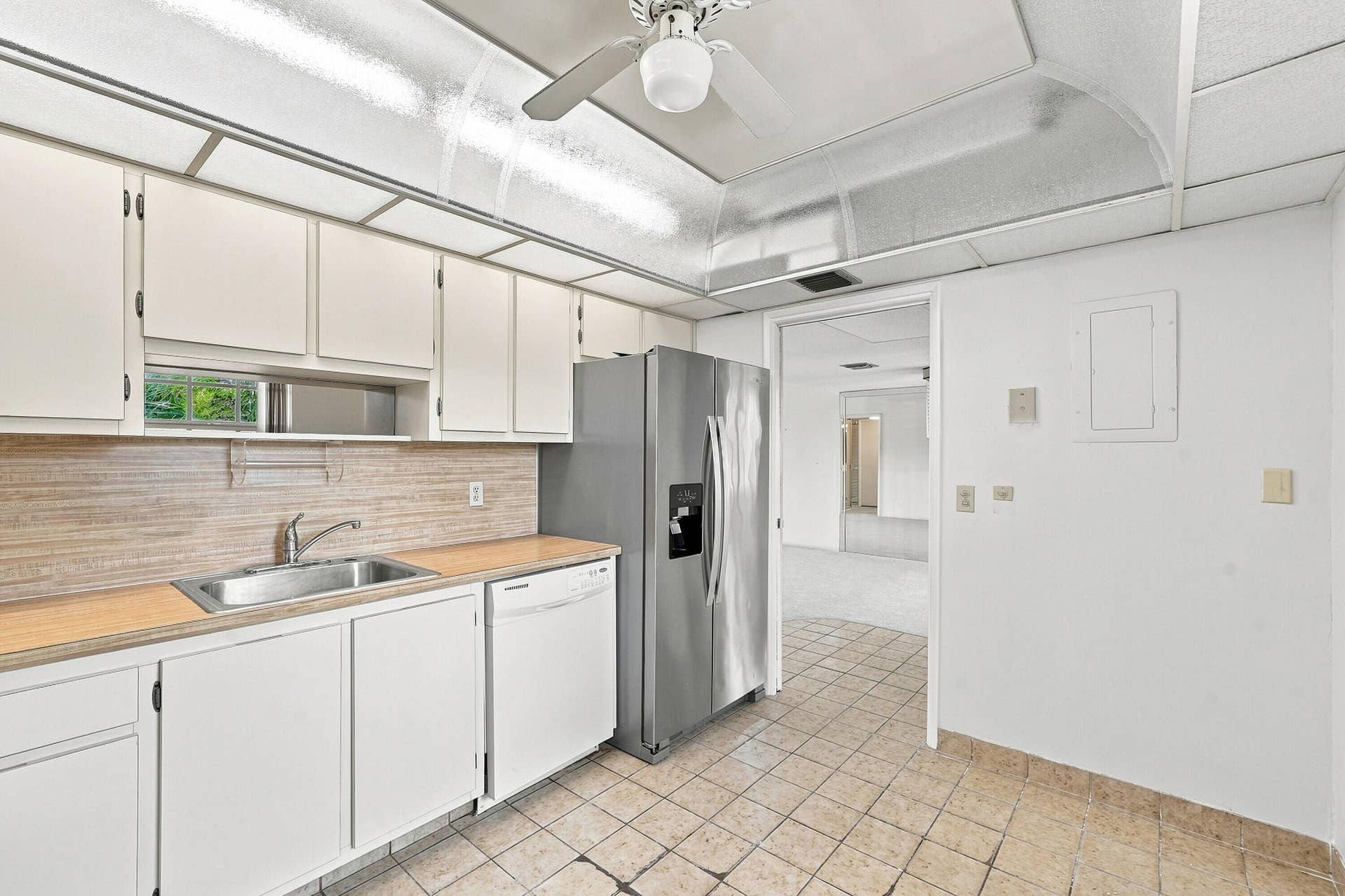 555 Oaks Lane, #303, Pompano Beach, FL 33069 13_kitchen