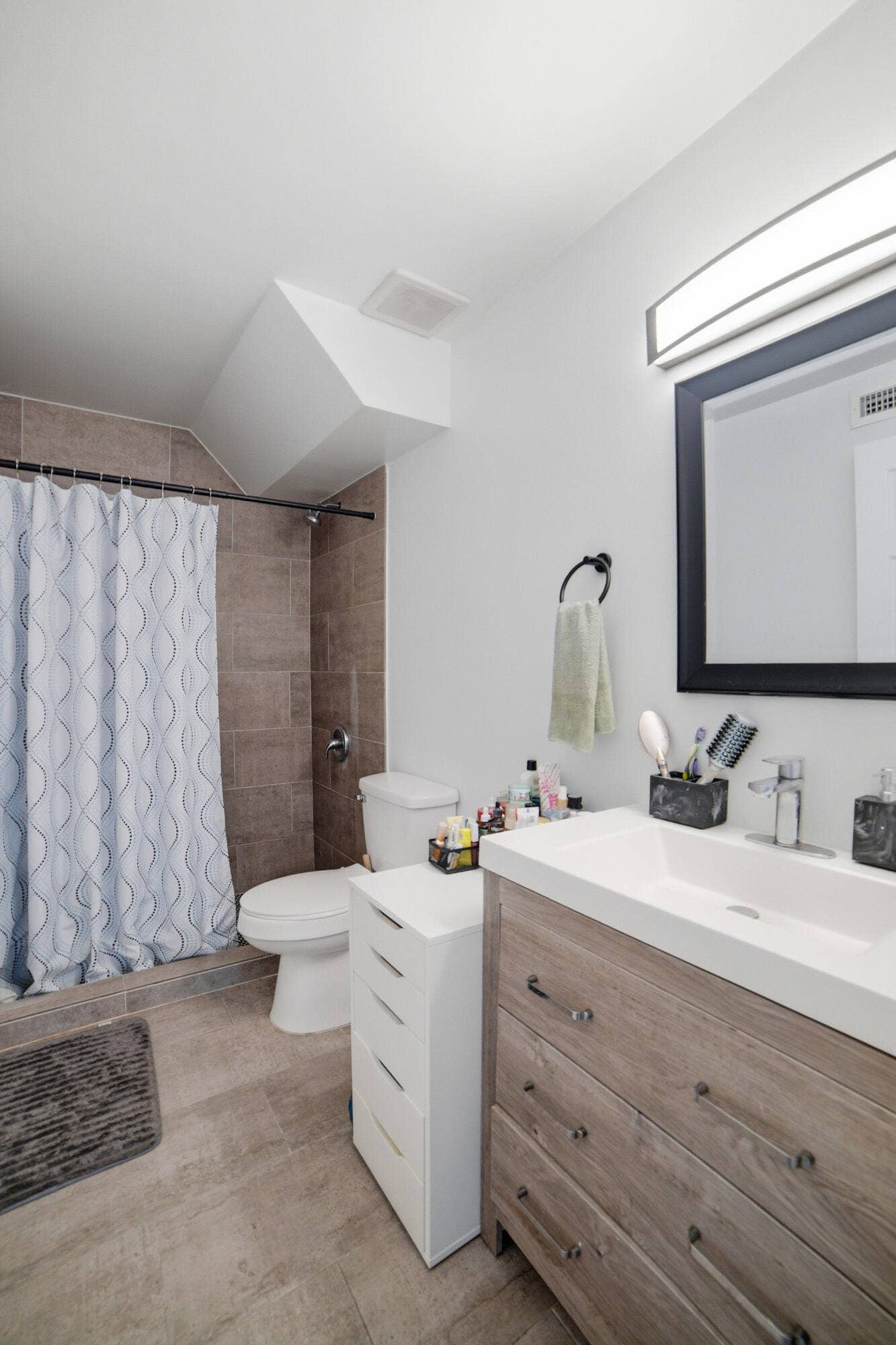 110 NE 16th Terrace, #1, Fort Lauderdale, FL 33301 Unit1-Bathroom (1)