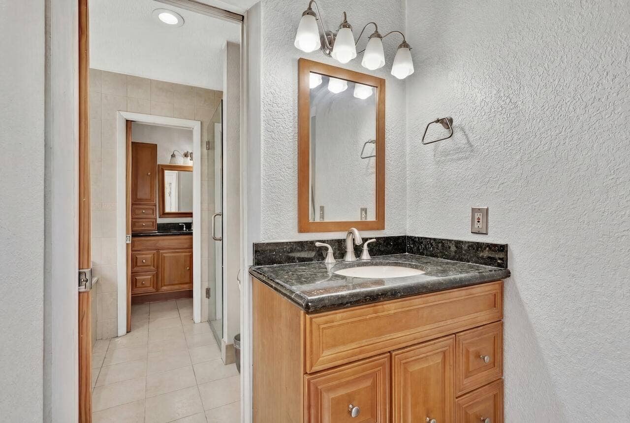 1280 NW 114th Avenue, Coral Springs, Coral Springs, FL 33071 36-web-or-mls-001L8781