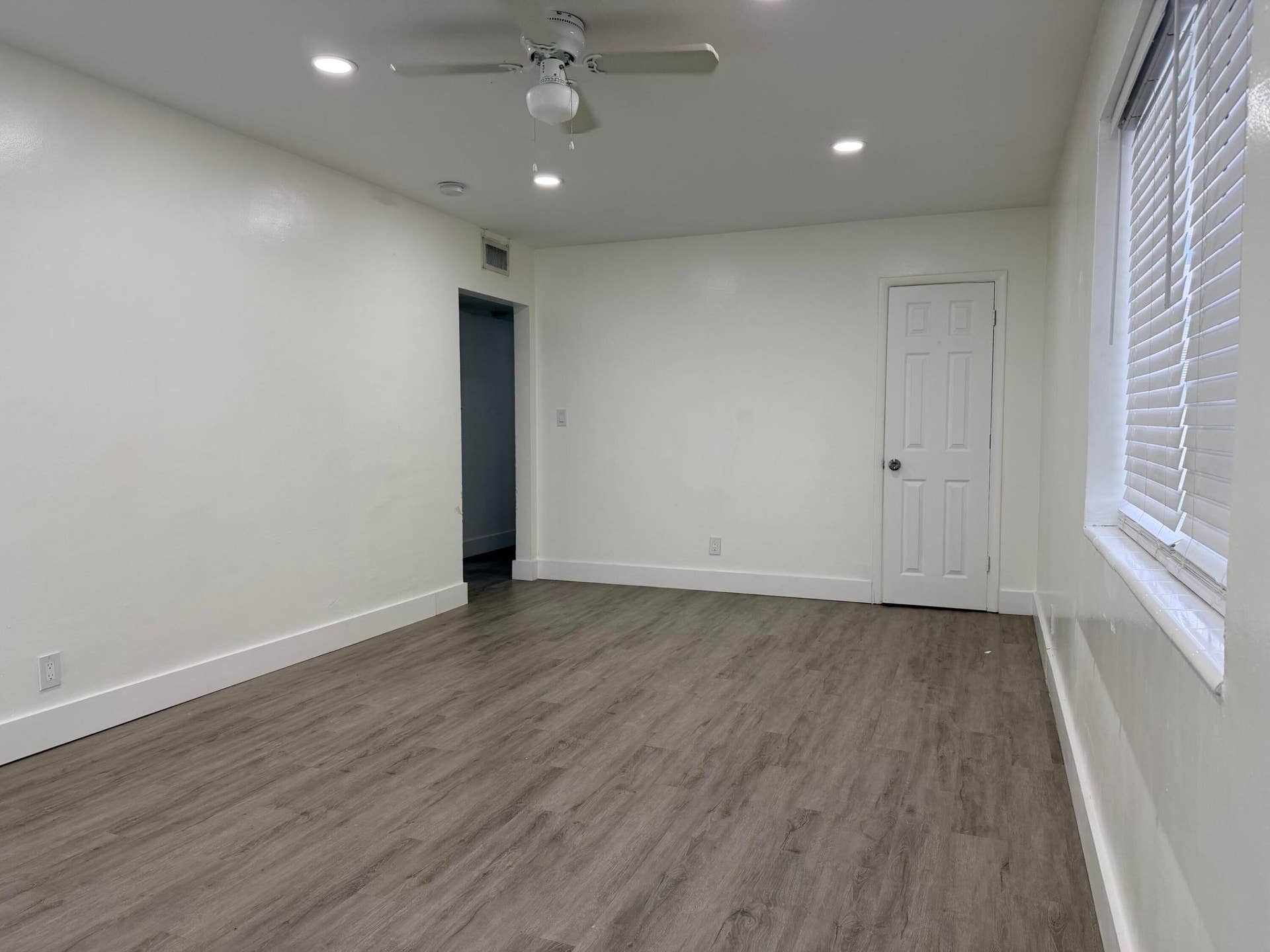 1853 Madison Street, #1, Hollywood, FL 33020 Living Room