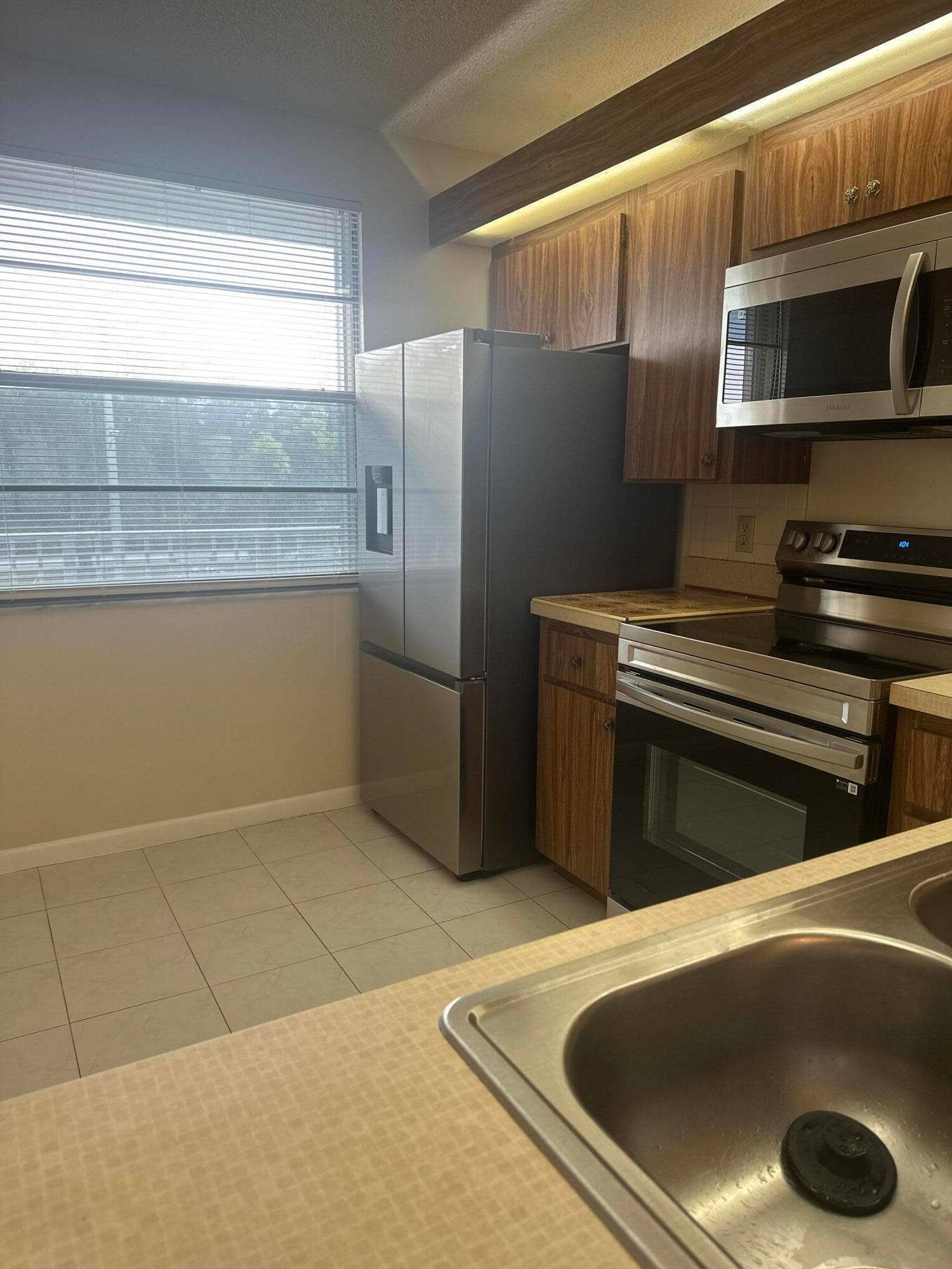 3507 VILLAGE Boulevard, #302, West Palm Beach, West Palm Beach, FL 33409 Kitchen