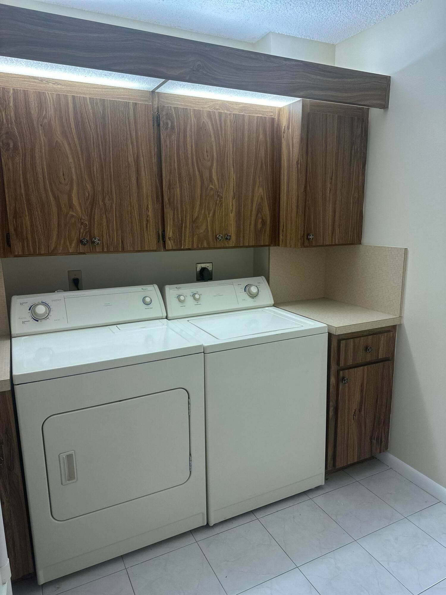 3507 VILLAGE Boulevard, #302, West Palm Beach, West Palm Beach, FL 33409 Laundry room