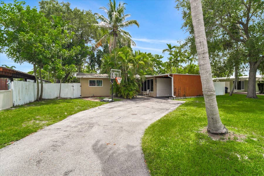 Property photo for 308 NW 27TH Street, Wilton Manors, FL