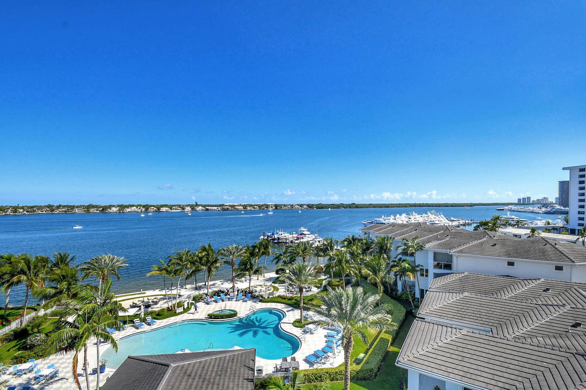 2 WATER CLUB Way, #601, North Palm Beach, FL 33408 Southeast balcony view