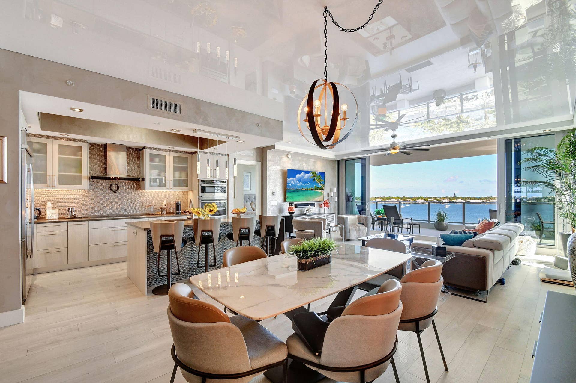 2 WATER CLUB Way, #601, North Palm Beach, FL 33408 family room