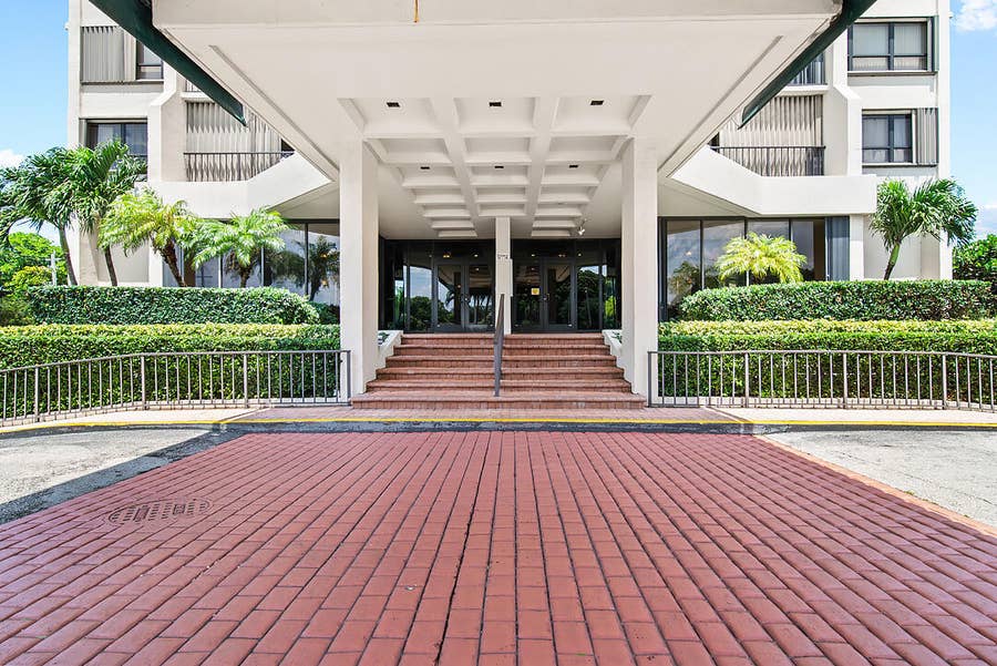 Property photo for 5600 N Flagler Drive, #2202, West Palm Beach, FL