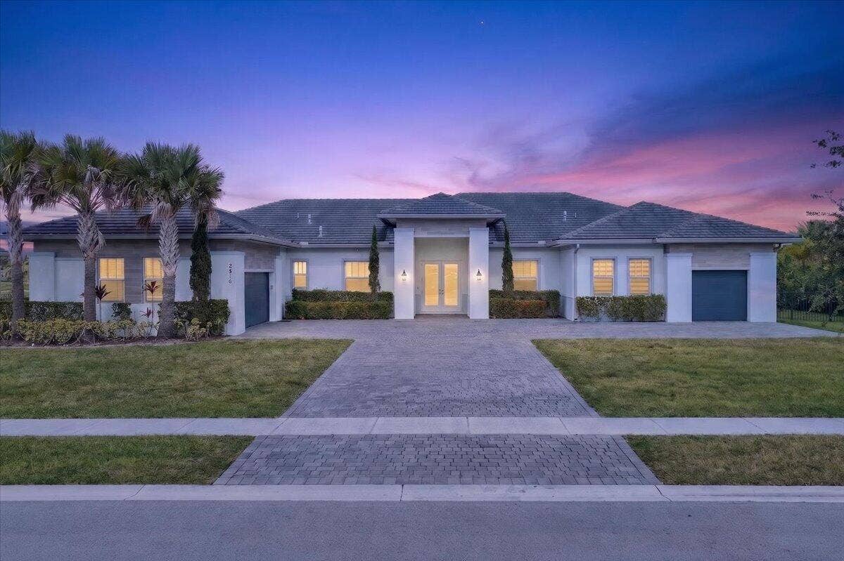 2010 MEADOWS Drive, Davie, FL 33324 01-twilight