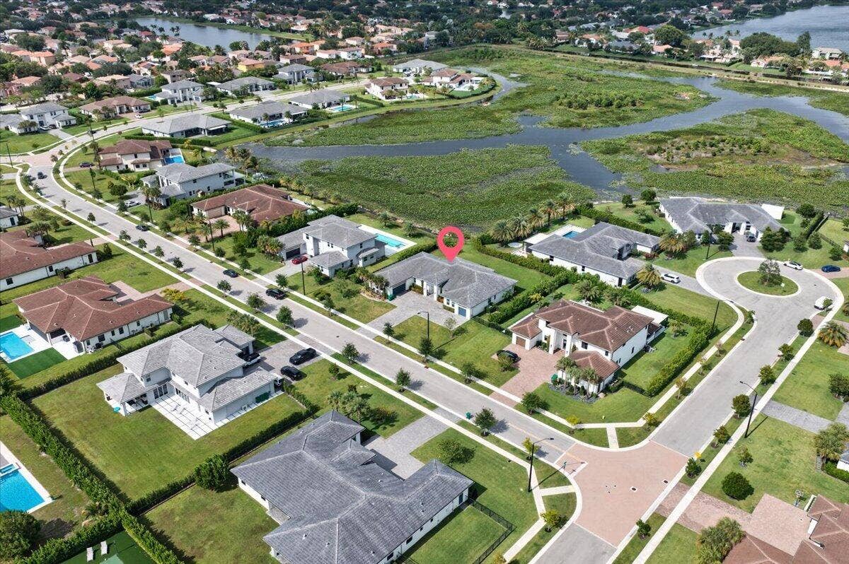2010 MEADOWS Drive, Davie, FL 33324 45-052626a-6