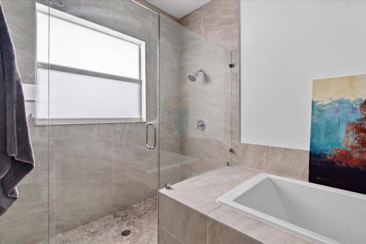 2010 MEADOWS Drive, Davie, FL 33324 27-012_052626-151