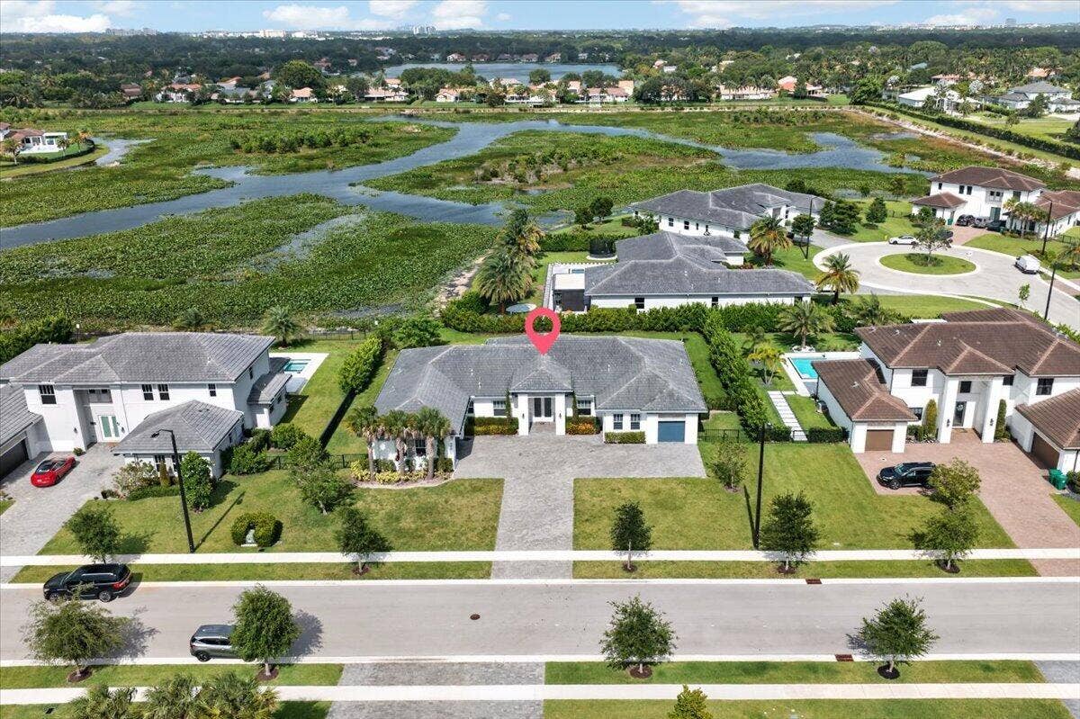 2010 MEADOWS Drive, Davie, FL 33324 43-052626a-1