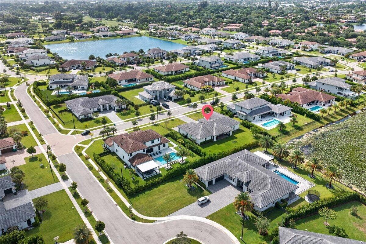 2010 MEADOWS Drive, Davie, FL 33324 48-052626a-9