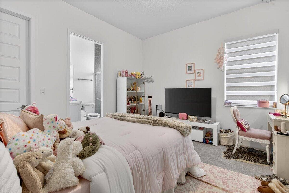 2010 MEADOWS Drive, Davie, FL 33324 34-049_052626-64