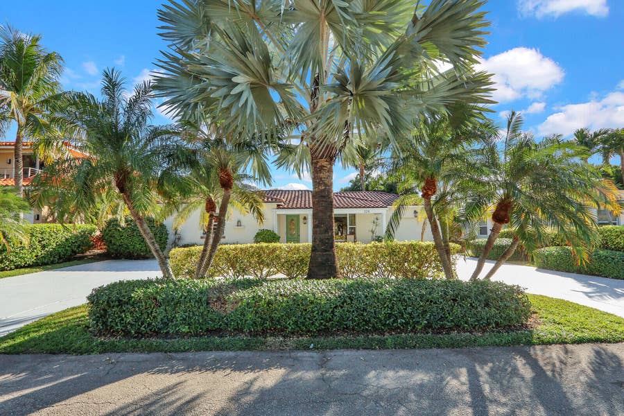 Property photo for 324 BLOSSOM Lane, West Palm Beach, FL