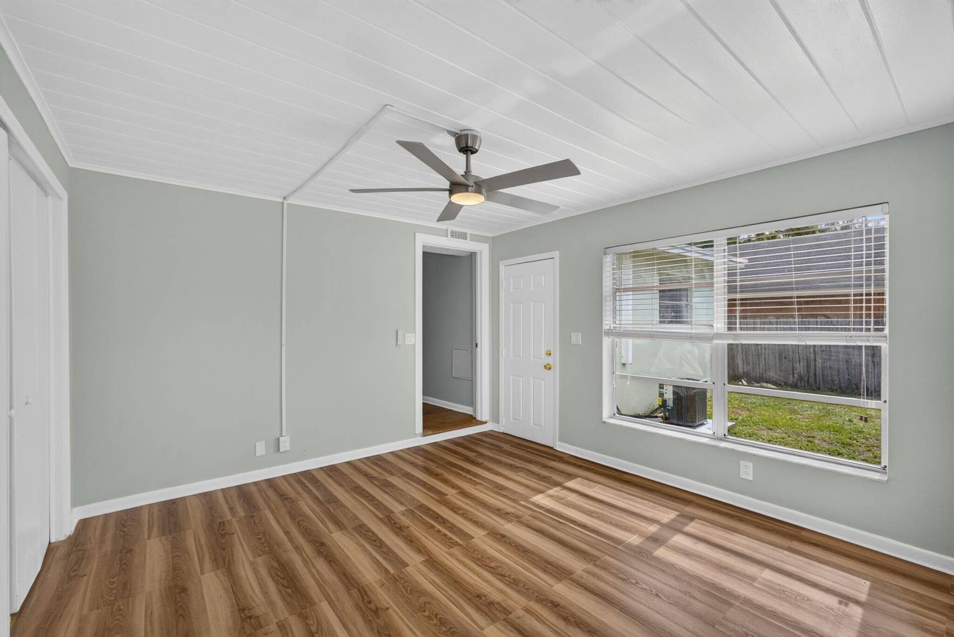 1547 W 10TH Street, Riviera Beach, FL 33404 20-web-or-mls-5D1A0851