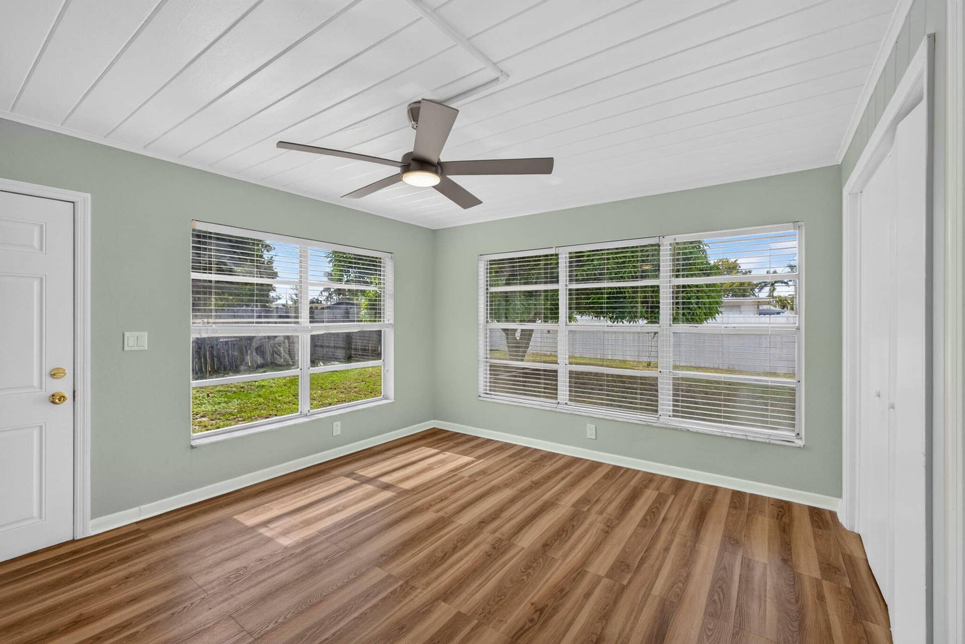 1547 W 10TH Street, Riviera Beach, FL 33404 19-web-or-mls-5D1A0847
