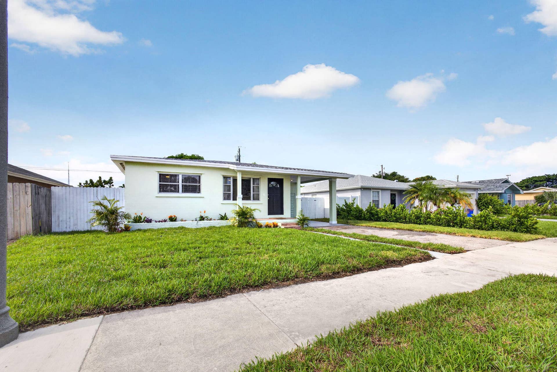 1547 W 10TH Street, Riviera Beach, FL 33404 3-web-or-mls-5D1A0916