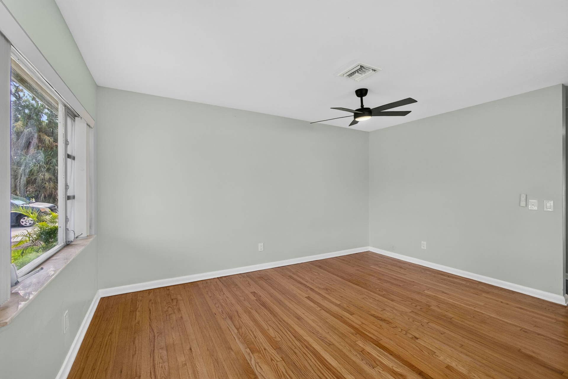 1547 W 10TH Street, Riviera Beach, FL 33404 12-web-or-mls-5D1A0806