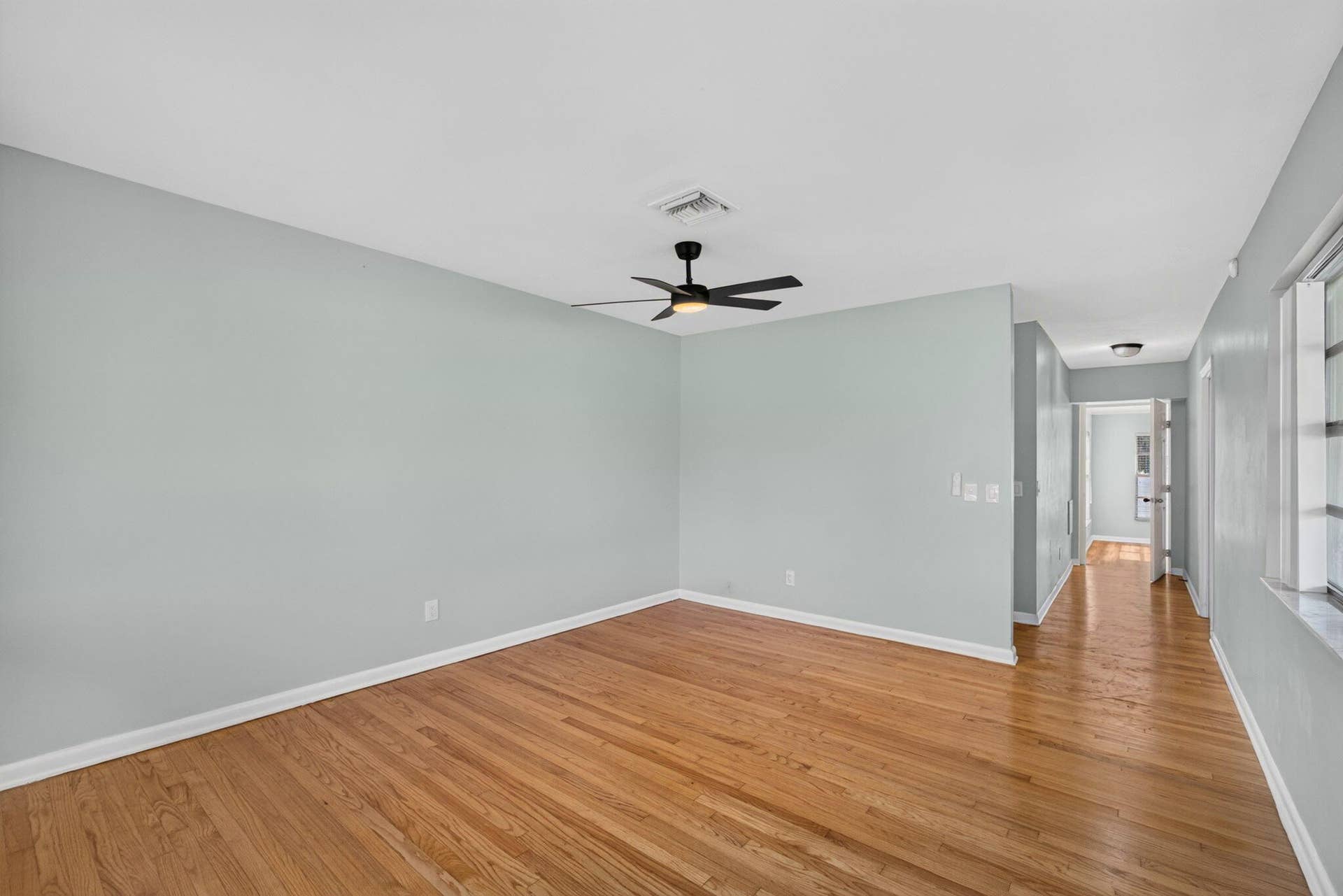 1547 W 10TH Street, Riviera Beach, FL 33404 11-web-or-mls-5D1A0801