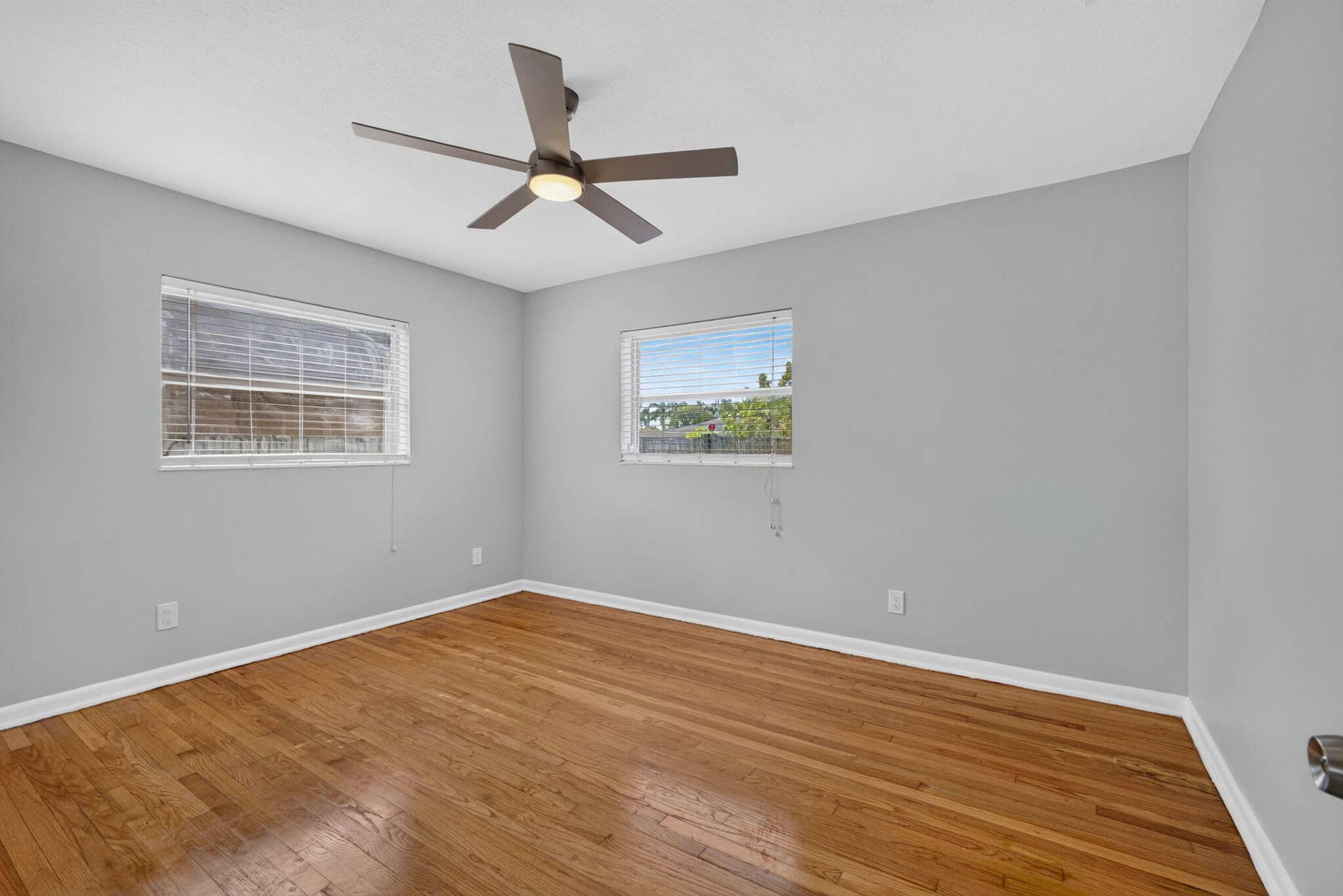 1547 W 10TH Street, Riviera Beach, FL 33404 29-web-or-mls-5D1A0896