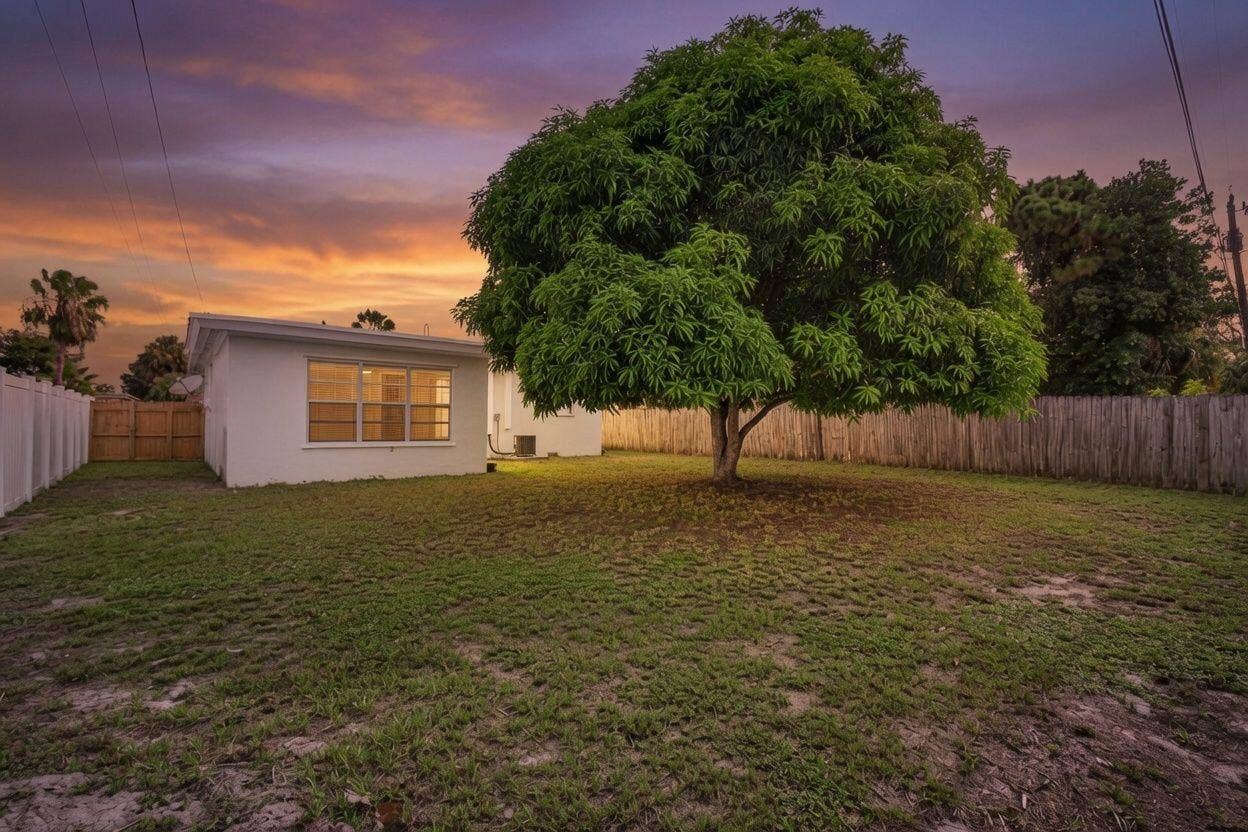 1547 W 10TH Street, Riviera Beach, FL 33404 37-web-or-mls-DjnXP