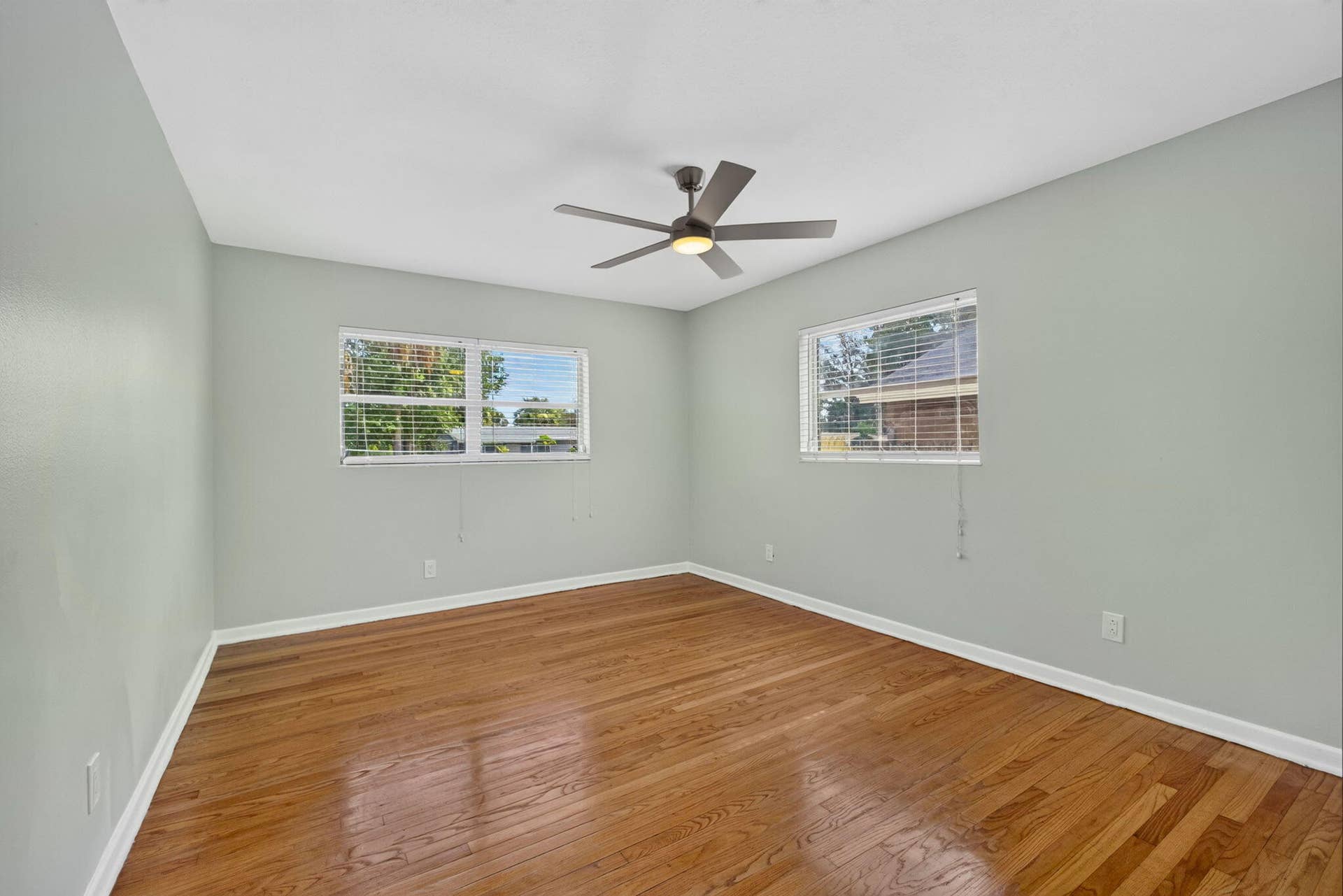 1547 W 10TH Street, Riviera Beach, FL 33404 27-web-or-mls-5D1A0887