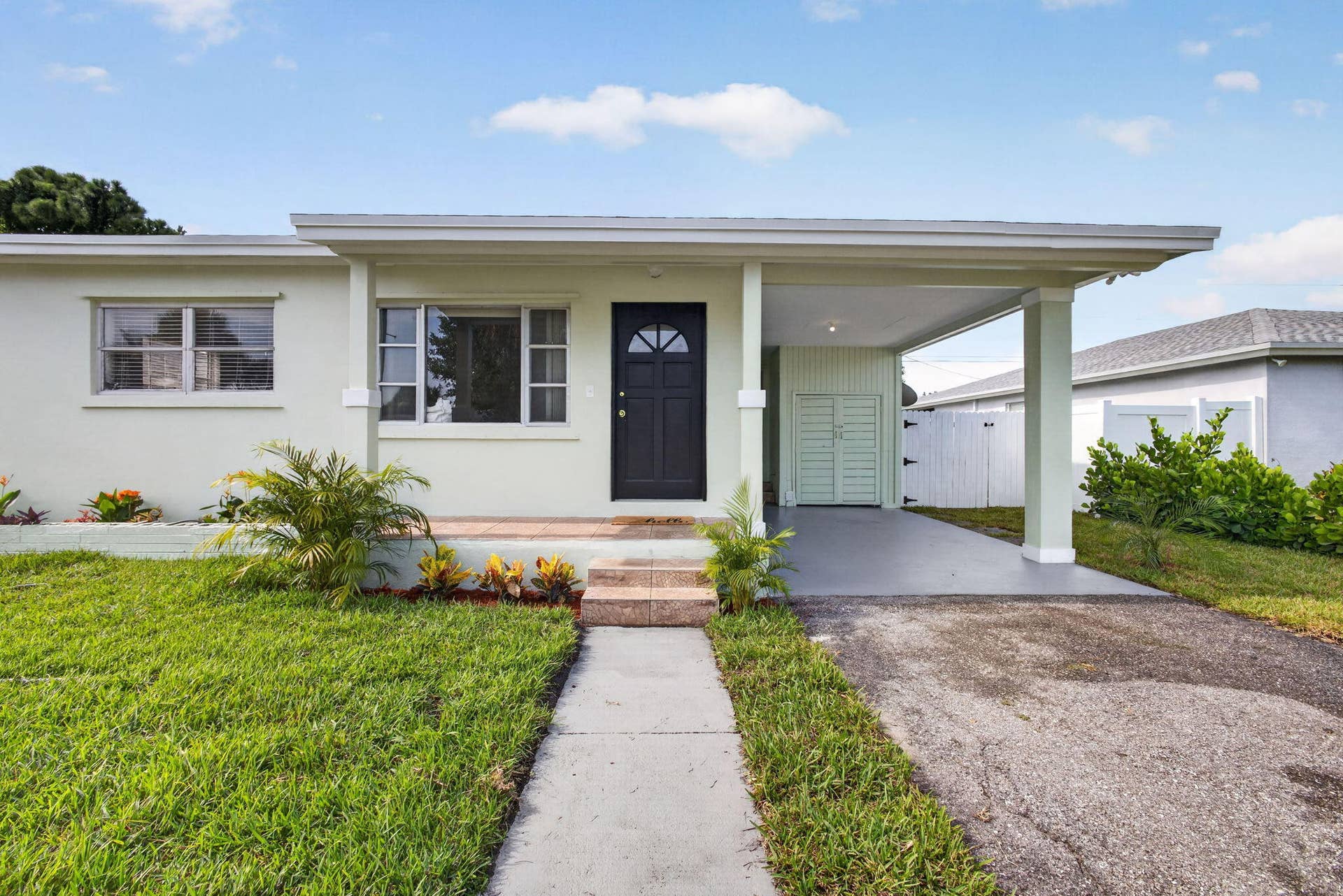 1547 W 10TH Street, Riviera Beach, FL 33404 5-web-or-mls-5D1A0926
