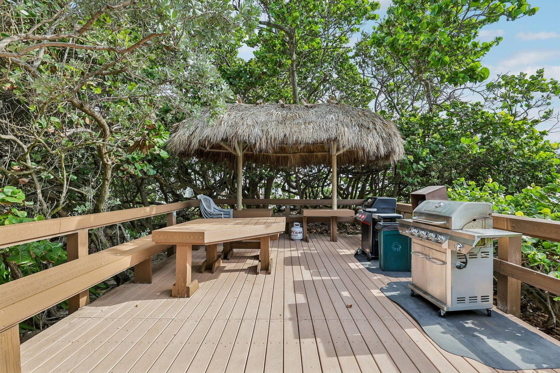 3912 S Ocean Boulevard, #704, Highland Beach, FL 33487 BBQ Area Beachside
