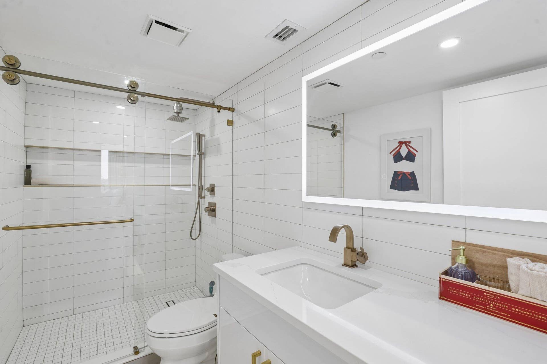 3912 S Ocean Boulevard, #704, Highland Beach, FL 33487 Guest Bathroom