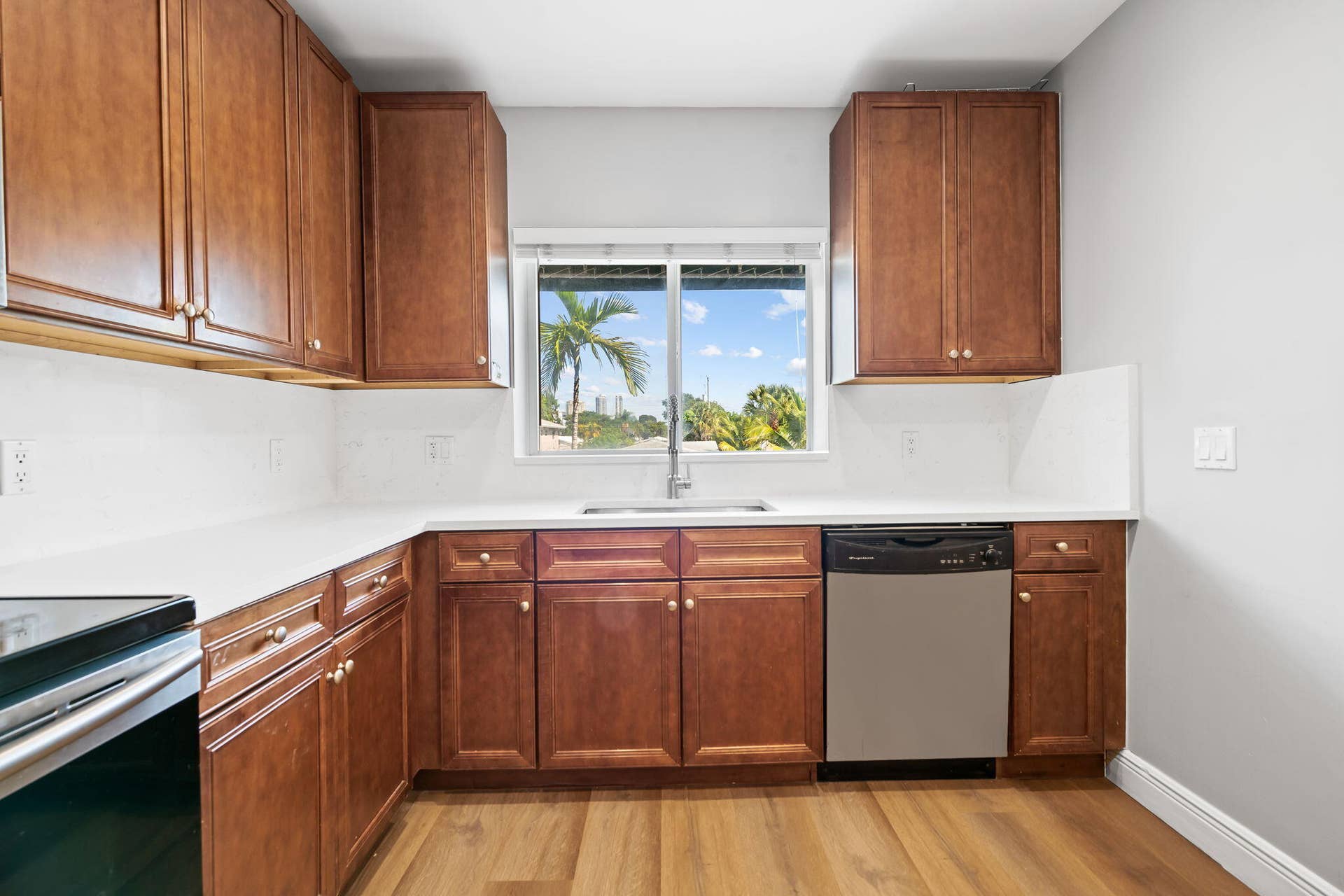 708 SE 15TH Street, #3, Fort Lauderdale, FL 33316 4-web-or-mls-DSC_2785