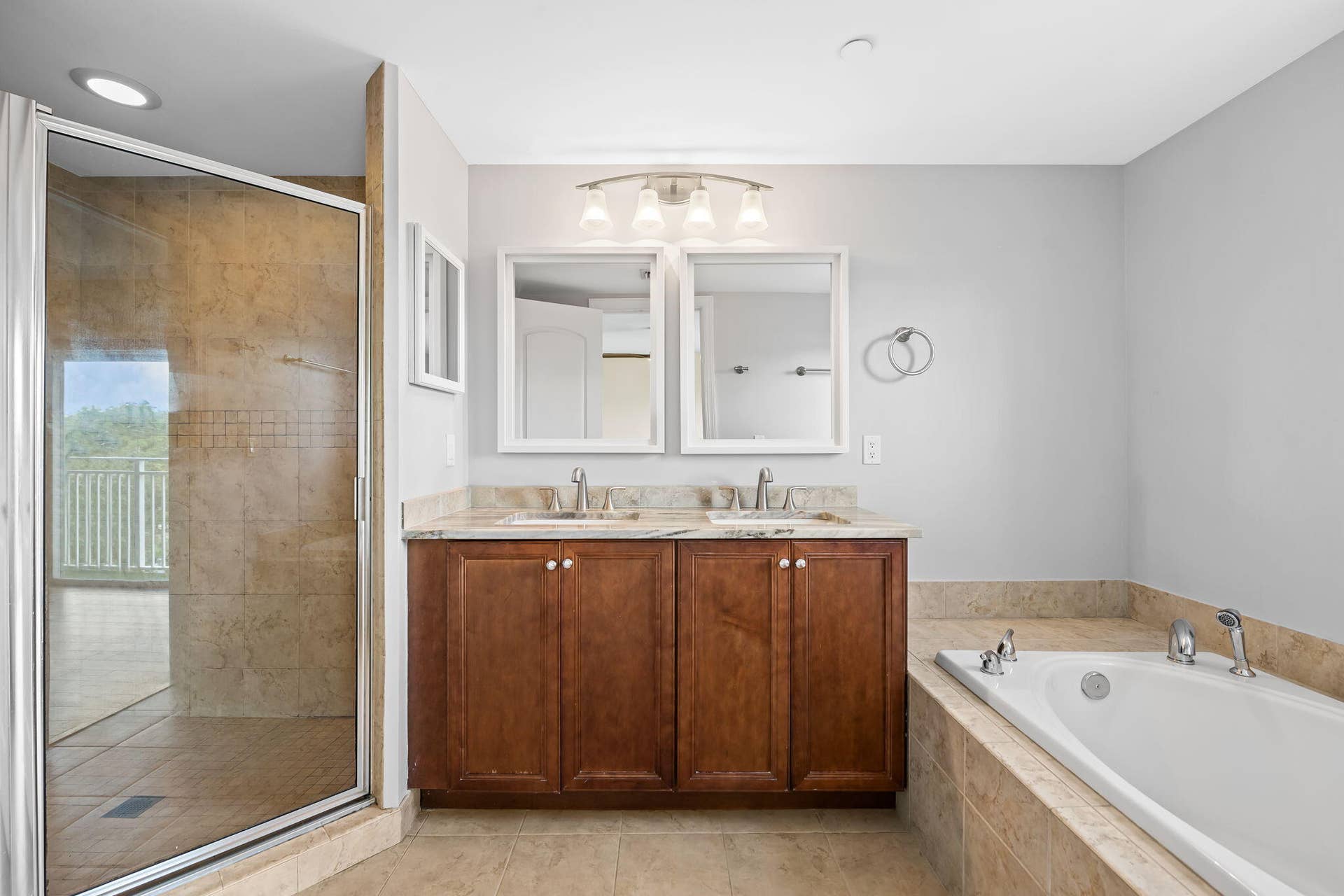 708 SE 15TH Street, #3, Fort Lauderdale, FL 33316 Primary Bathroom