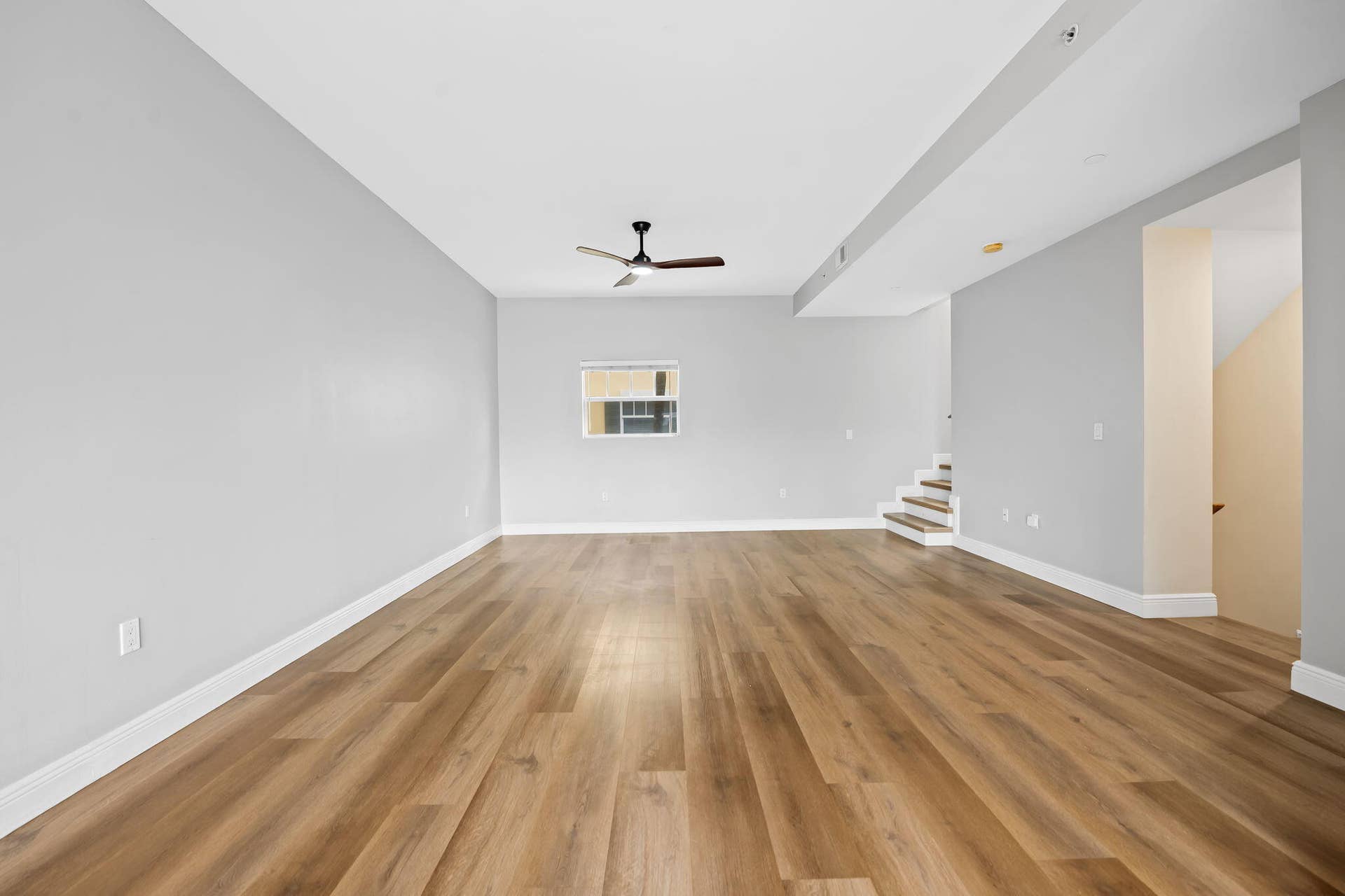 708 SE 15TH Street, #3, Fort Lauderdale, FL 33316 Family Room
