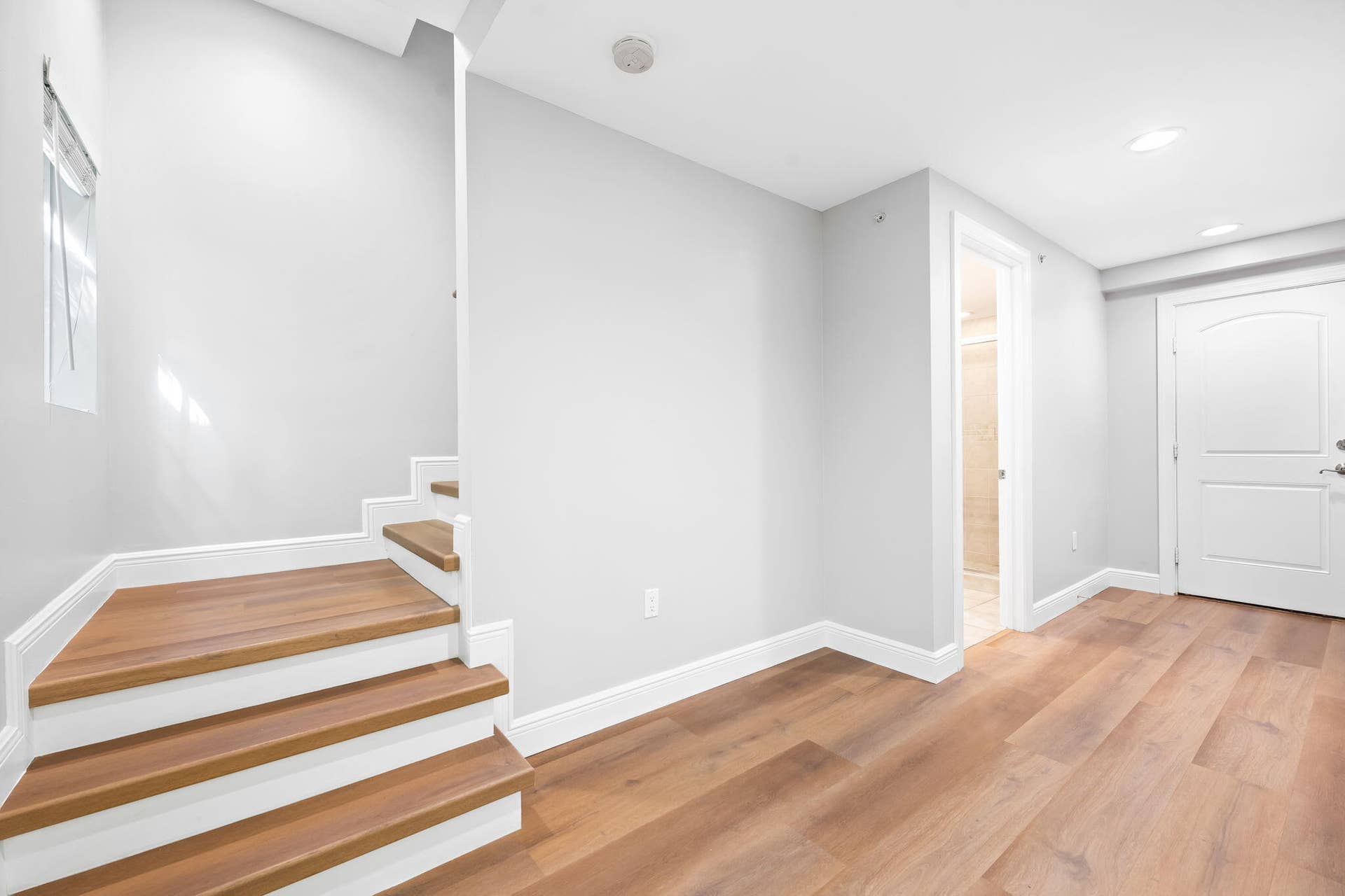 708 SE 15TH Street, #3, Fort Lauderdale, FL 33316 Foyer