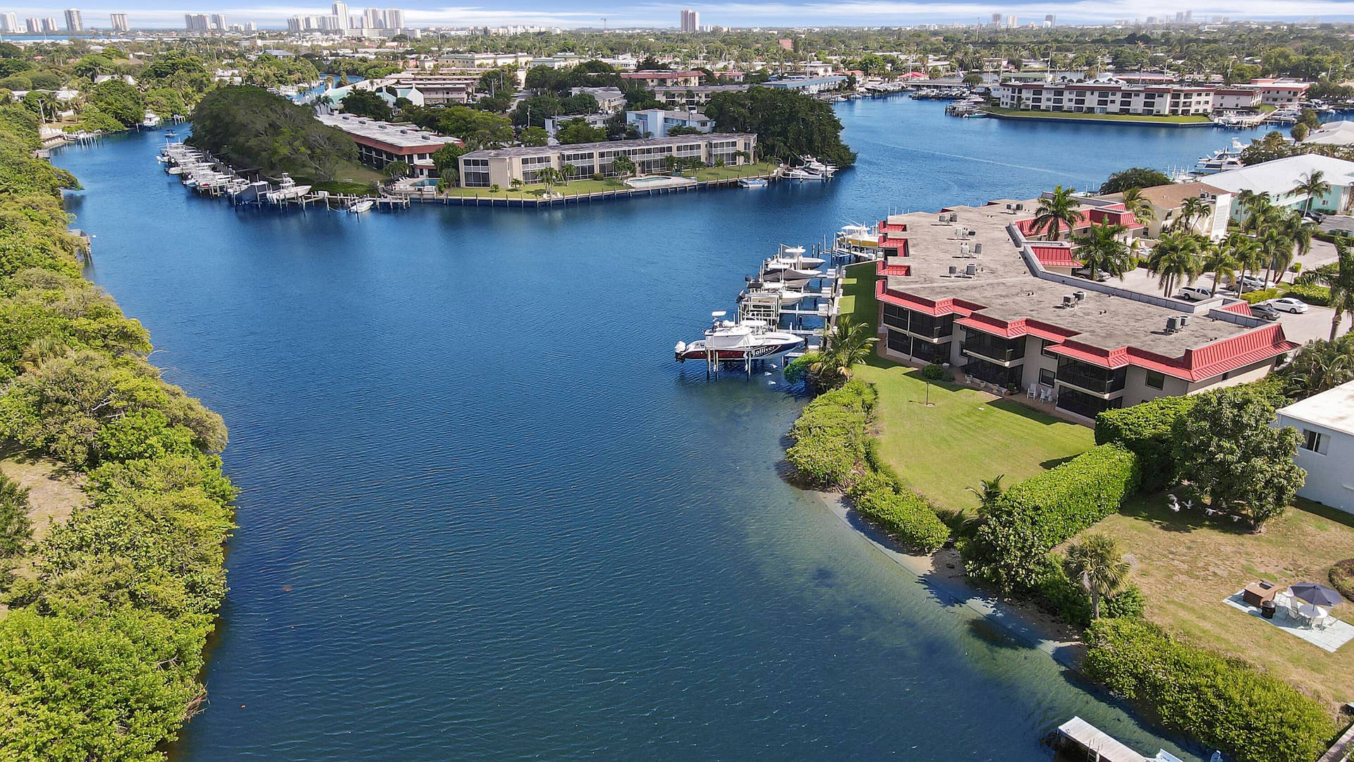711 Hummingbird Way, #201, North Palm Beach, FL 33408 Aerials-19
