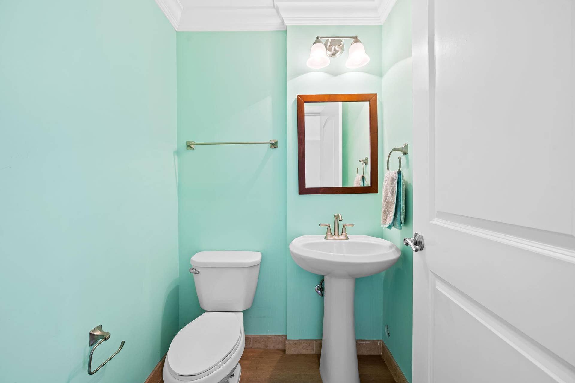 630 SE 15th Street, #5, Fort Lauderdale, FL 33316 Second-Floor Bathroom