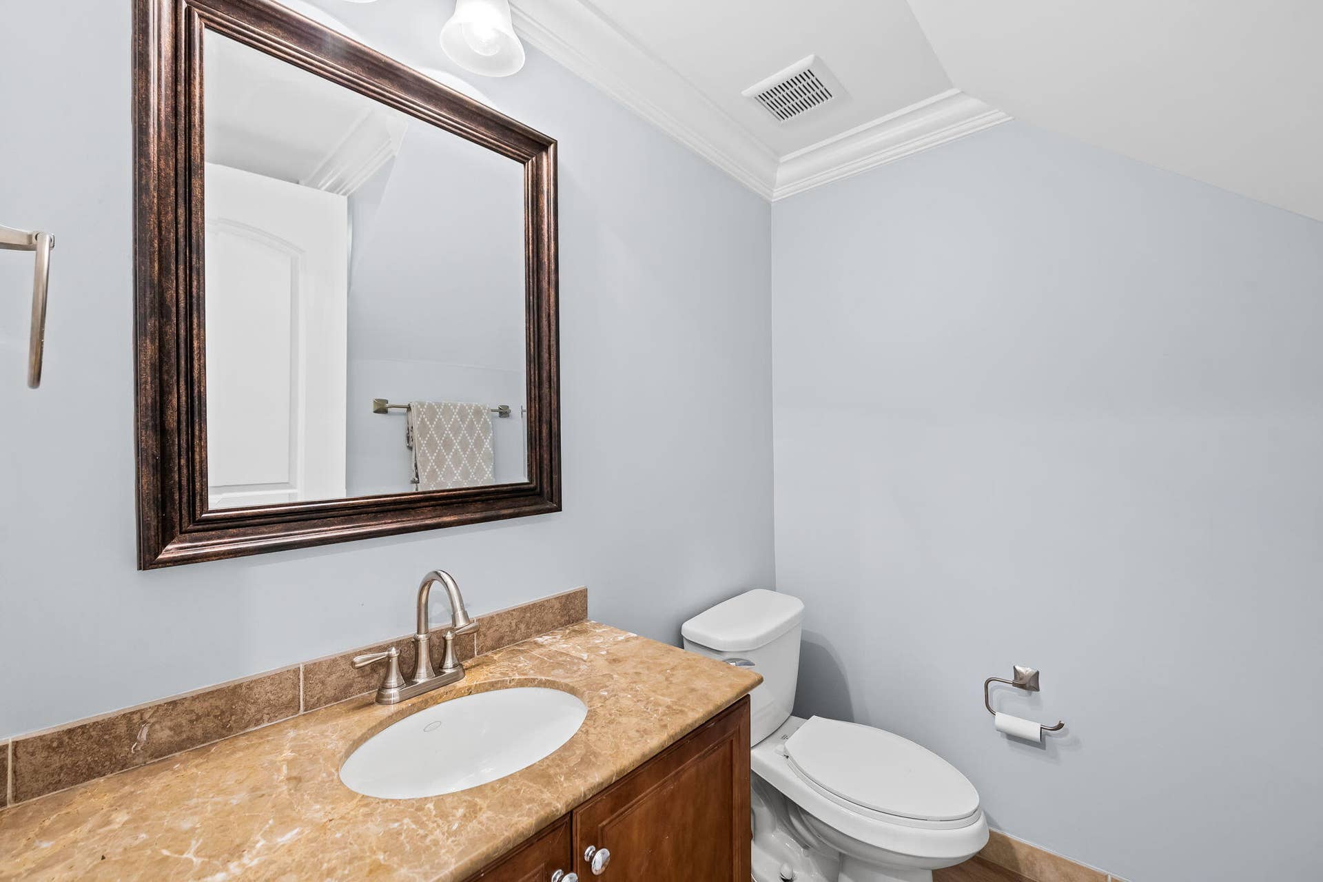 630 SE 15th Street, #5, Fort Lauderdale, FL 33316 First Floor Bathroom
