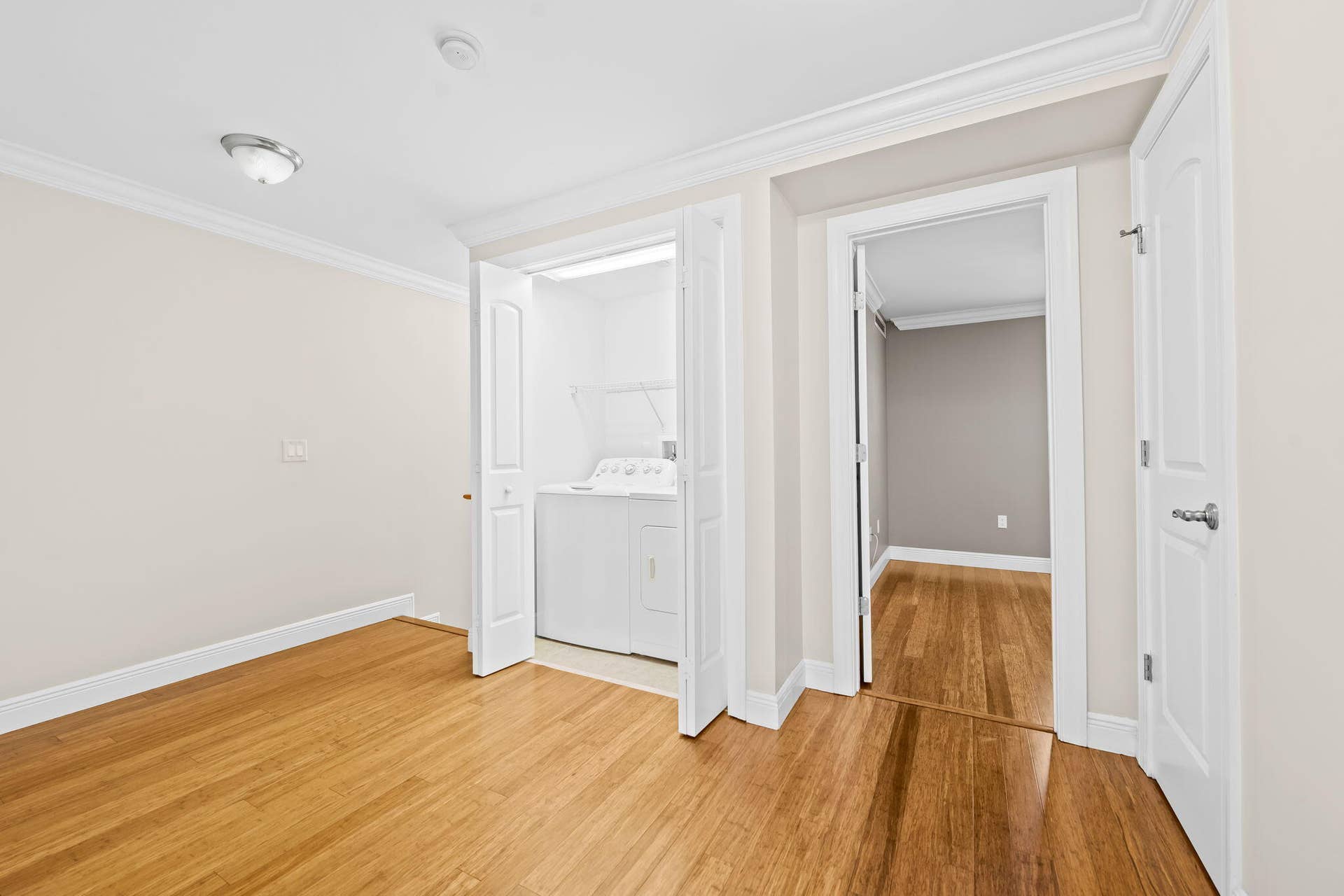 630 SE 15th Street, #5, Fort Lauderdale, FL 33316 Laundry